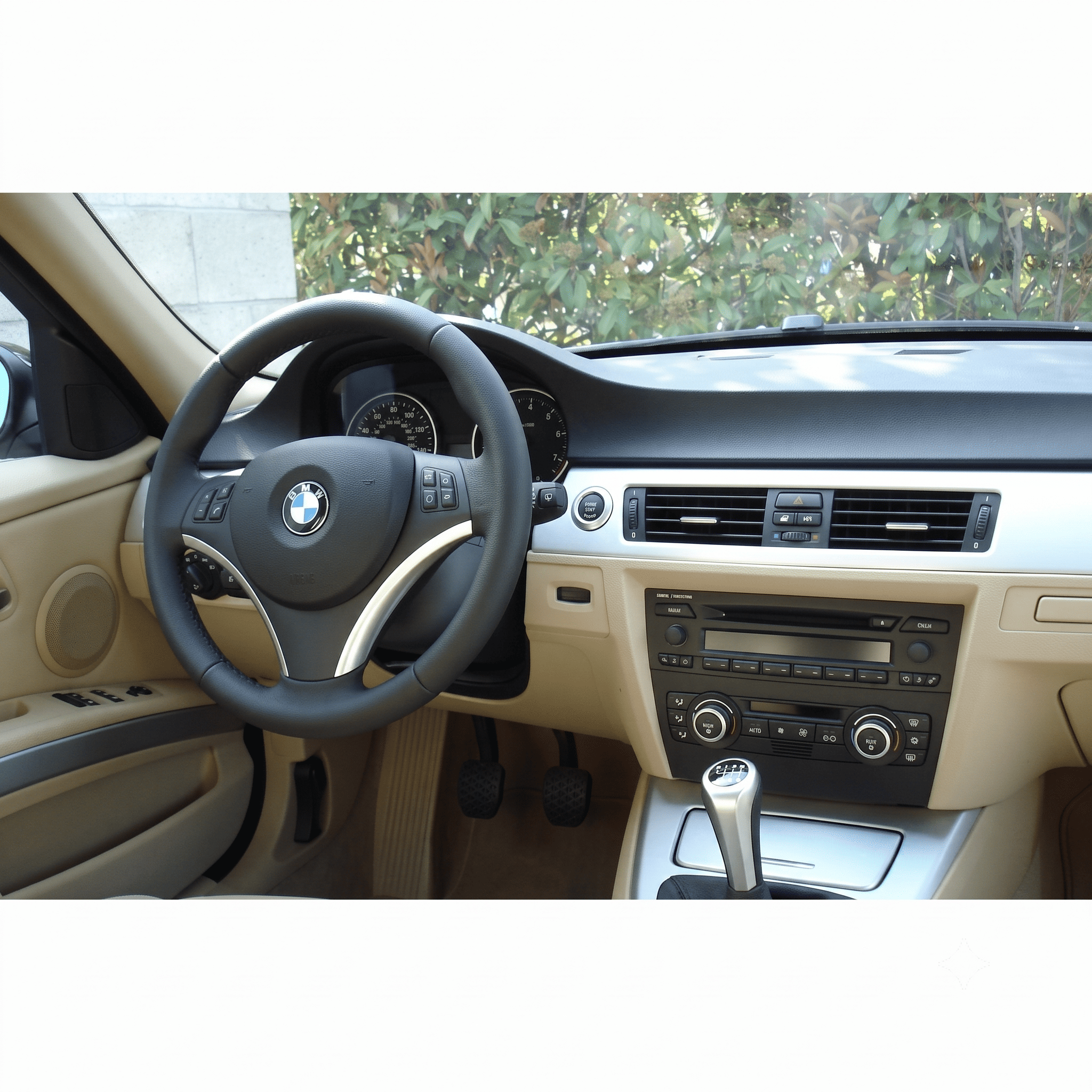 Näide auto BMW 3. seeria E90 / E91 / E92 / E93 originaalraadio ja armatuurlaua fotost sobivuse kontrollimiseks