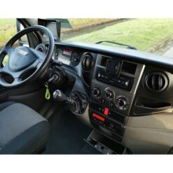Näide auto Škoda Superb 2 B6 originaalraadio ja armatuurlaua fotost sobivuse kontrollimiseks
