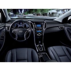 Näide auto Hyundai i30 originaalraadio ja armatuurlaua fotost sobivuse kontrollimiseks