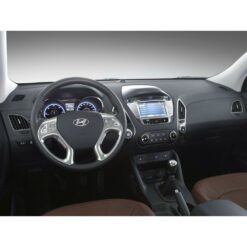Näide auto Hyundai ix35 / Tucson II originaalraadio ja armatuurlaua fotost sobivuse kontrollimiseks