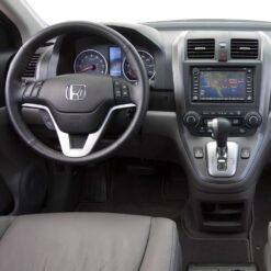 Näide auto Honda CR-V originaalraadio ja armatuurlaua fotost sobivuse kontrollimiseks