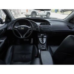 Näide auto Honda Civic originaalraadio ja armatuurlaua fotost sobivuse kontrollimiseks