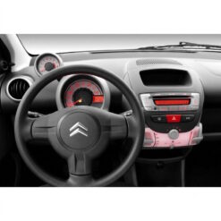 Näide auto Peugeot 107 / Citroën C1 / Toyota Aygo originaalraadio ja armatuurlaua fotost sobivuse kontrollimiseks