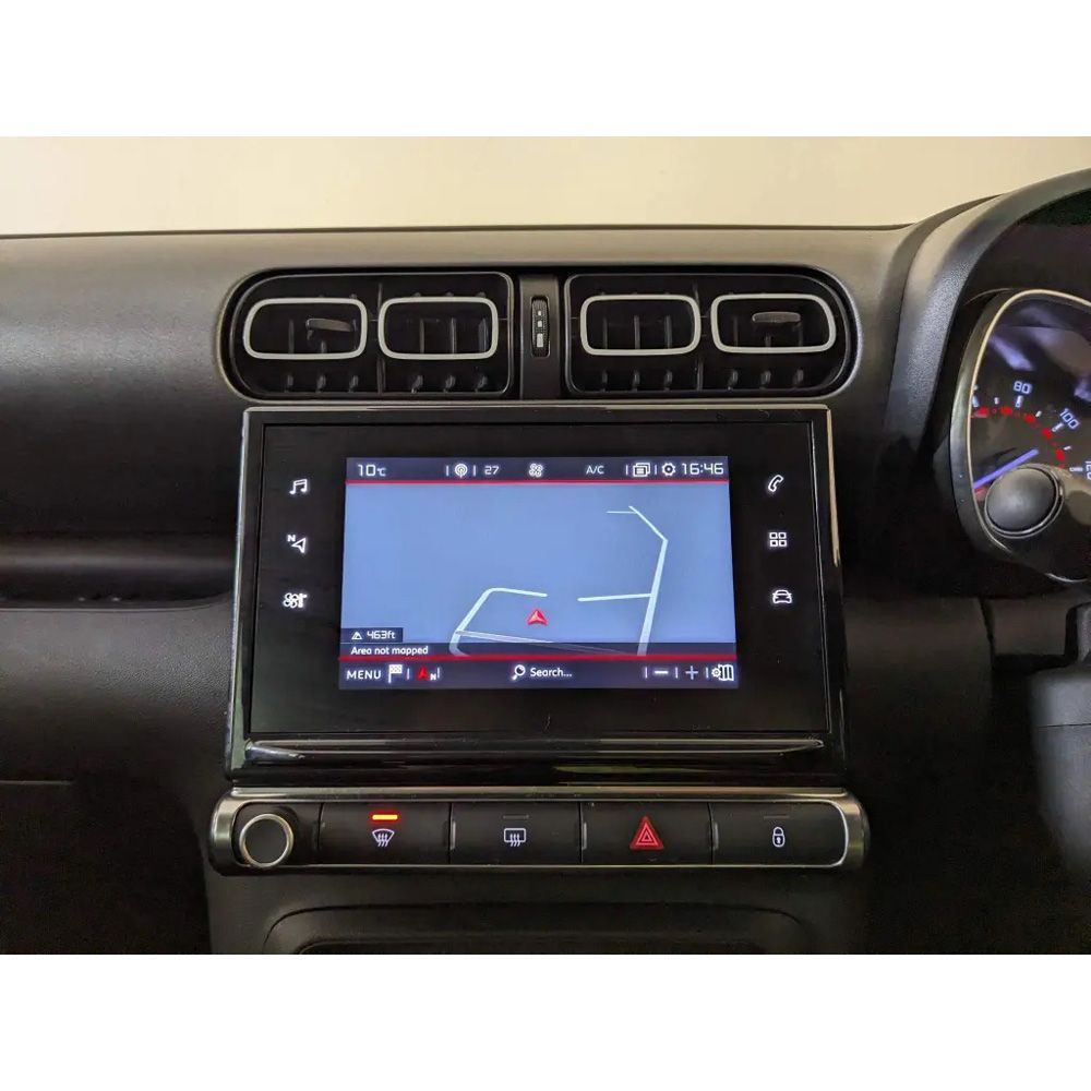 Example photo of the original radio and dashboard in a Citroën C3 for checking compatibility