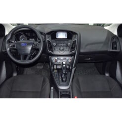 Näide auto Ford Focus III originaalraadio ja armatuurlaua fotost sobivuse kontrollimiseks