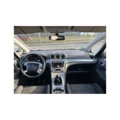 Näide auto Ford S-MAX originaalraadio ja armatuurlaua fotost sobivuse kontrollimiseks