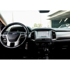Näide auto Ford Ranger Everest T6 originaalraadio ja armatuurlaua fotost sobivuse kontrollimiseks