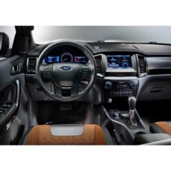Näide auto Ford Ranger Everest T6 originaalraadio ja armatuurlaua fotost sobivuse kontrollimiseks