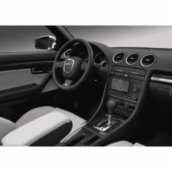 Näide auto Audi A4 originaalraadio ja armatuurlaua fotost sobivuse kontrollimiseks