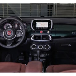 Näide auto Fiat 500X originaalraadio ja armatuurlaua fotost sobivuse kontrollimiseks