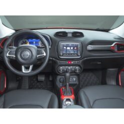 Näide auto Jeep Renegade originaalraadio ja armatuurlaua fotost sobivuse kontrollimiseks