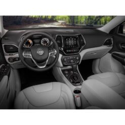 Näide auto Jeep Cherokee 5 KL originaalraadio ja armatuurlaua fotost sobivuse kontrollimiseks